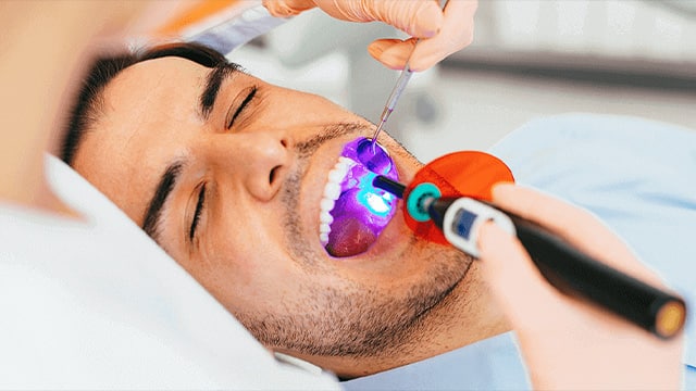 Kolik stojí zubní korunka a jaké existují druhy?